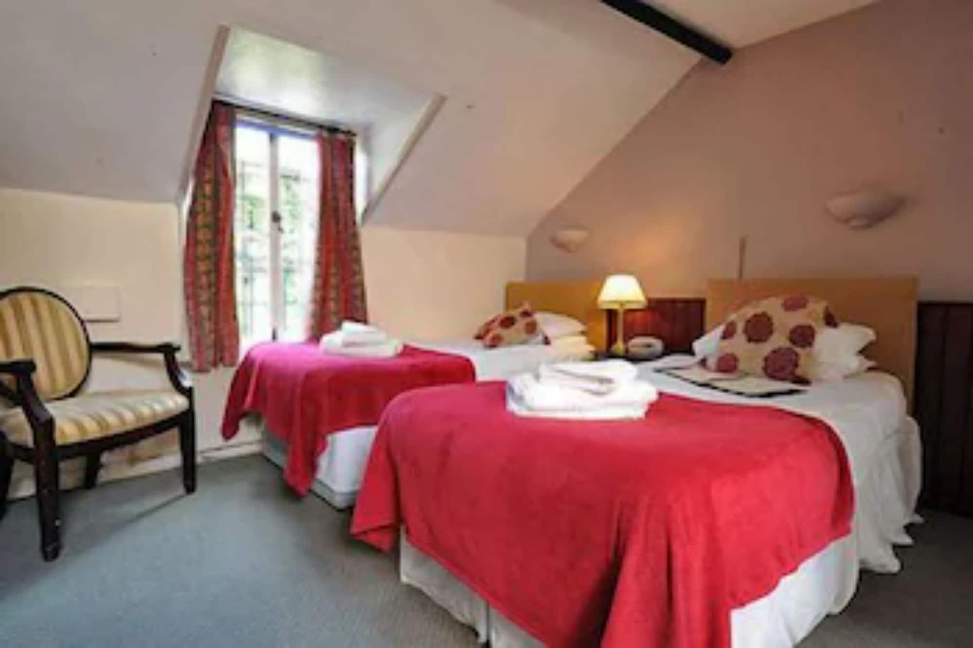 צ'יפינג נורטון Crown & Cushion Hotel מראה חיצוני תמונה
